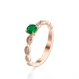 Pierścionek ze szmaragdem i diamentami różowe złoto AJPZ_133 Pierścionek ze szmaragdem i diamentami różowe złoto AJPZ_133